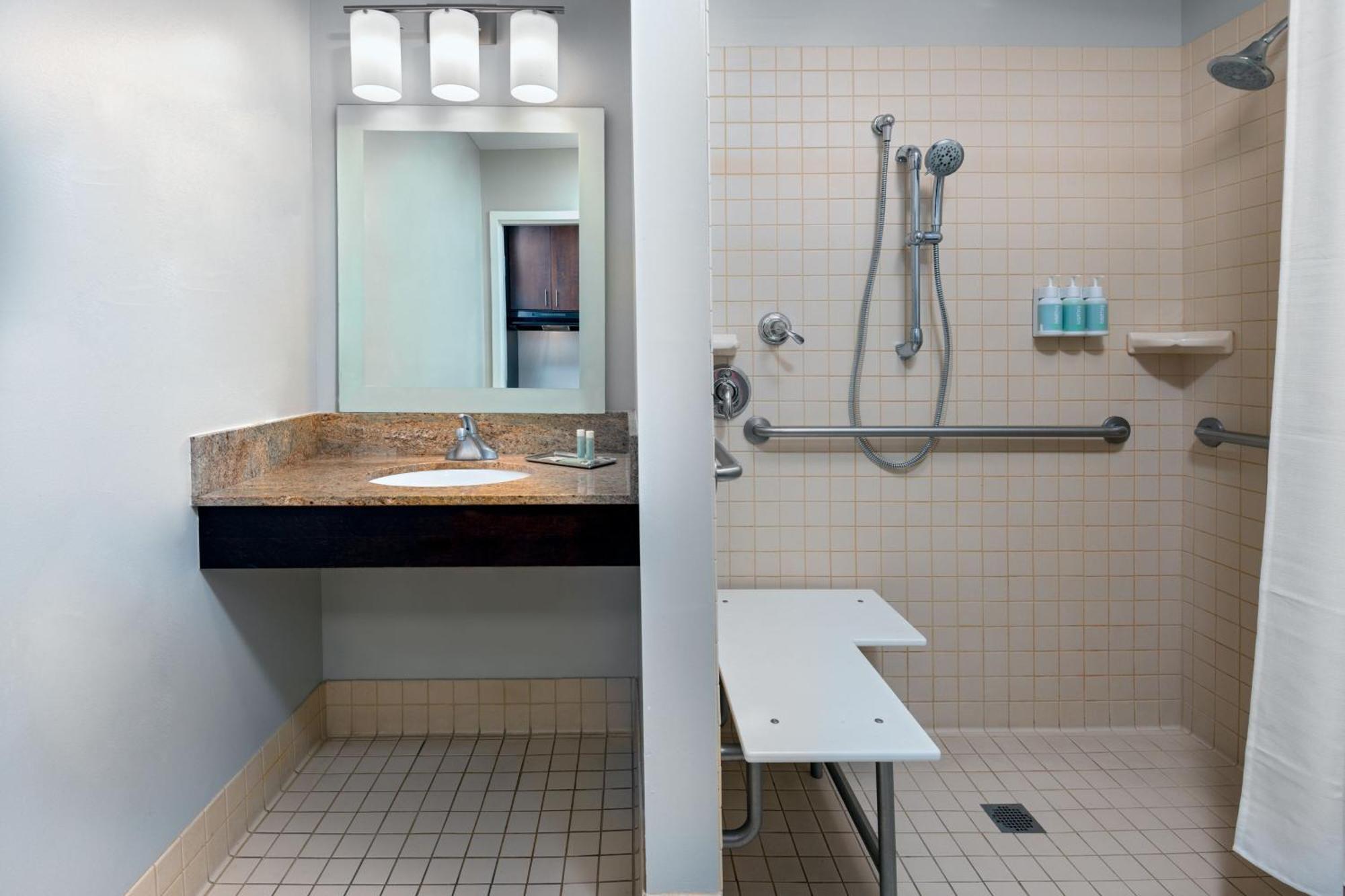 צ'יקטווואגה Towneplace Suites Buffalo Airport מראה חיצוני תמונה